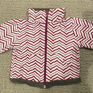Girls Chevron Pattern Collared Zip Up - Pink & White w/ Grey Hems